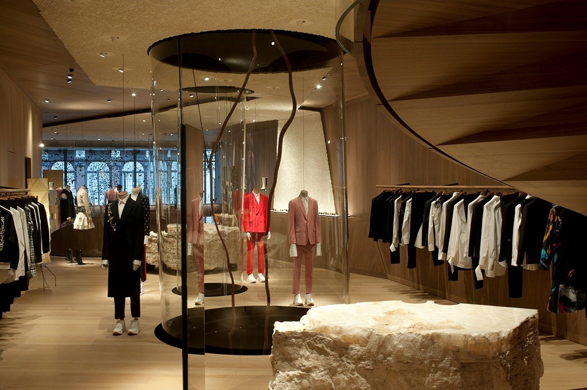 A New Alexander McQueen Flagship Opens on Bond Street in London – WWD