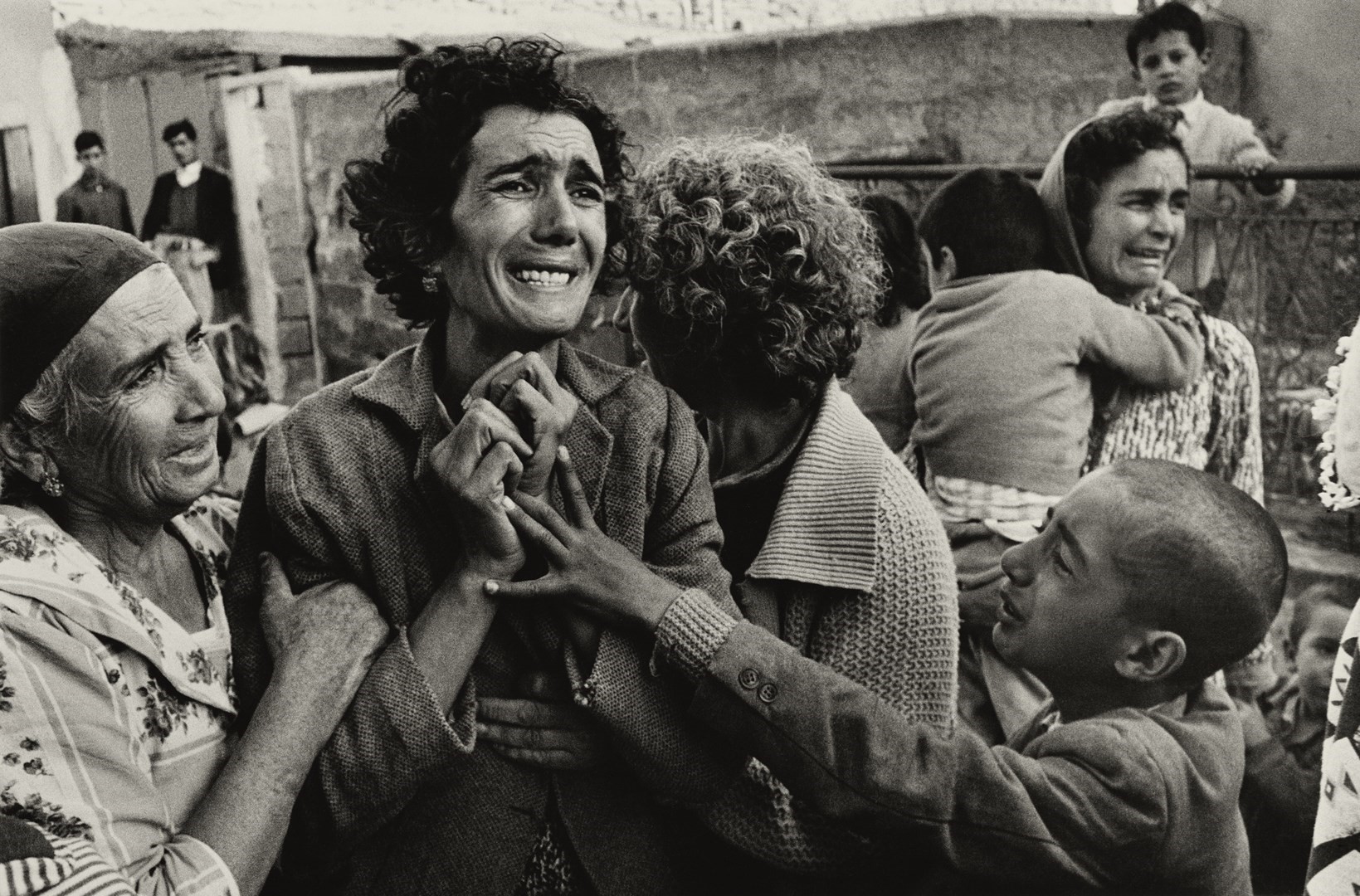 Самые трагические истории. Don MCCULLIN. Don MCCULLIN фотограф. Дон Маккаллин фотографии.