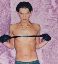 Brian Molko queer icon androgynous fashion style