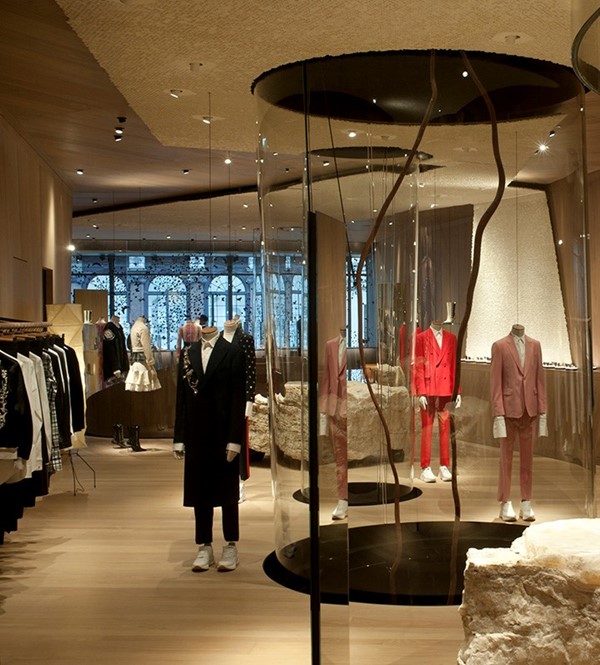Alexander McQueen Store in London  Retail store interior design, Store  design interior, Retail store interior