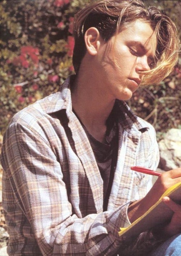 River Phoenix style fashion 90s grunge