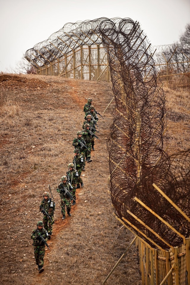 DMZ: Demilitarized Zone of Korea Park Jongwoo