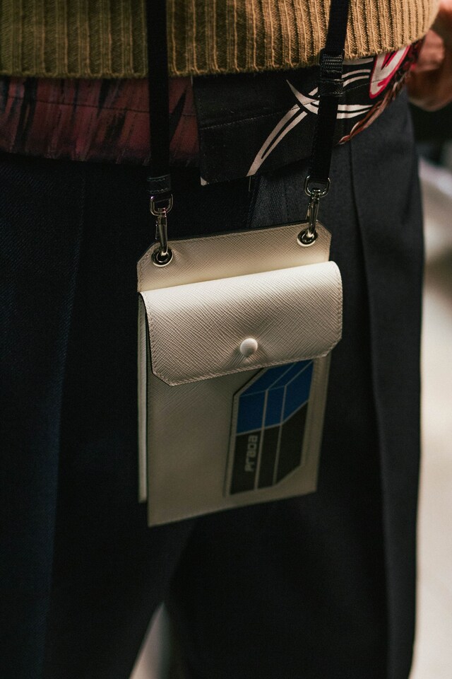 Prada A/W18 AW18 Fall 2018 men&#39;s fashion backstage