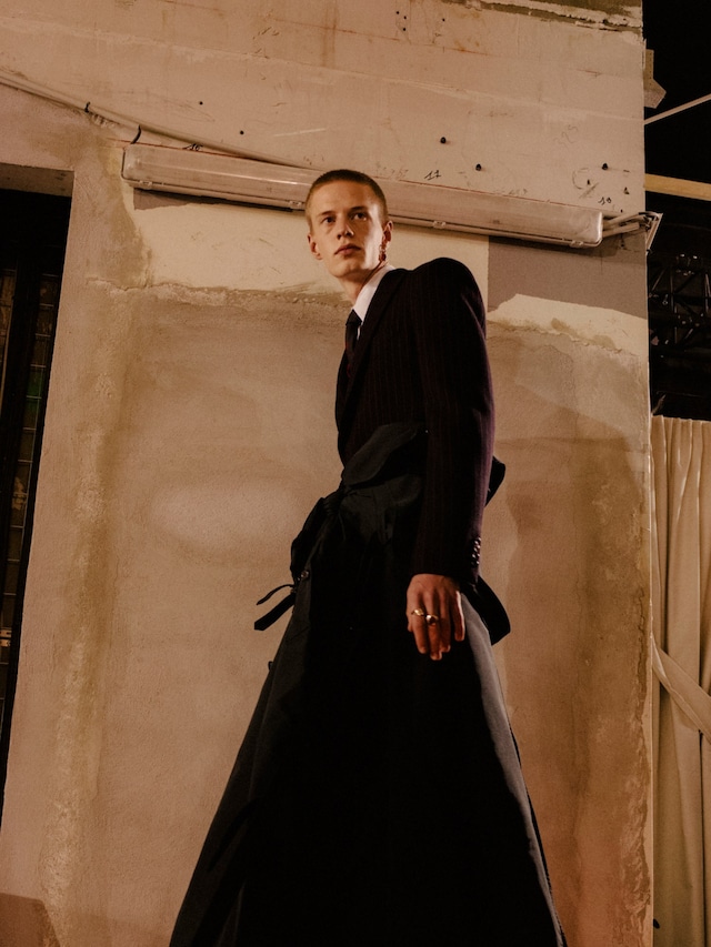 Backstage Alexander McQueen Men's Sarah Burton 2018 AW18