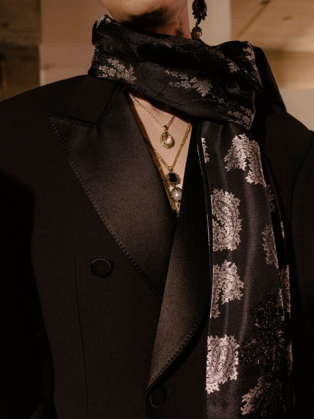 Backstage Alexander McQueen Men's Sarah Burton 2018 AW18