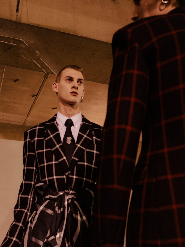 Backstage Alexander McQueen Men's Sarah Burton 2018 AW18