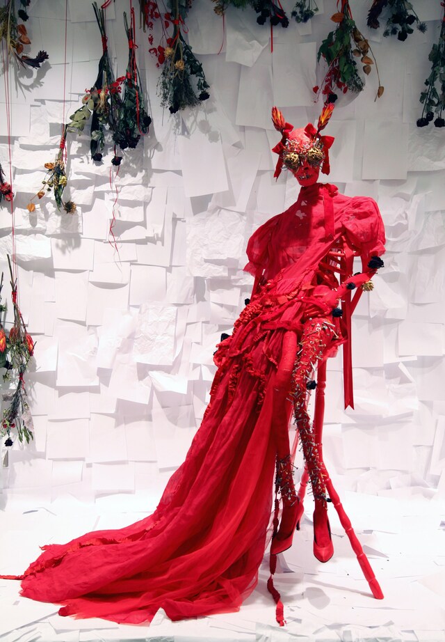 Dilara Findikoglu Selfridges installation William Farr