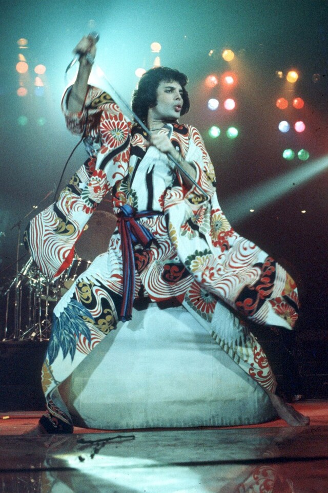 Freddie Mercury style fashion clothes costumes