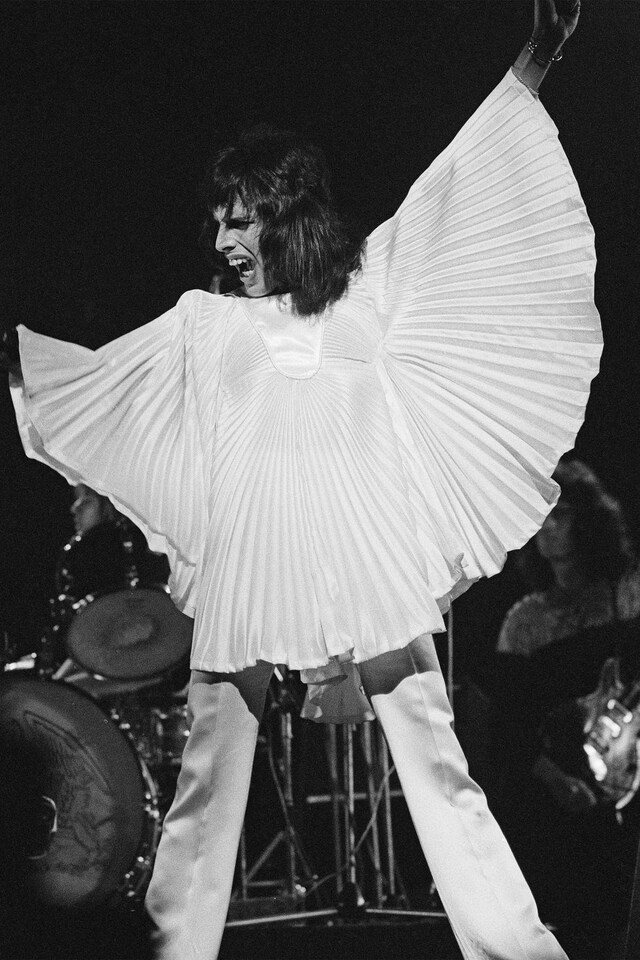 Freddie Mercury style fashion clothes costumes