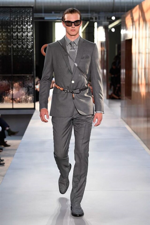 Burberry S/S19 SS19 Riccardo Tisci debut first show