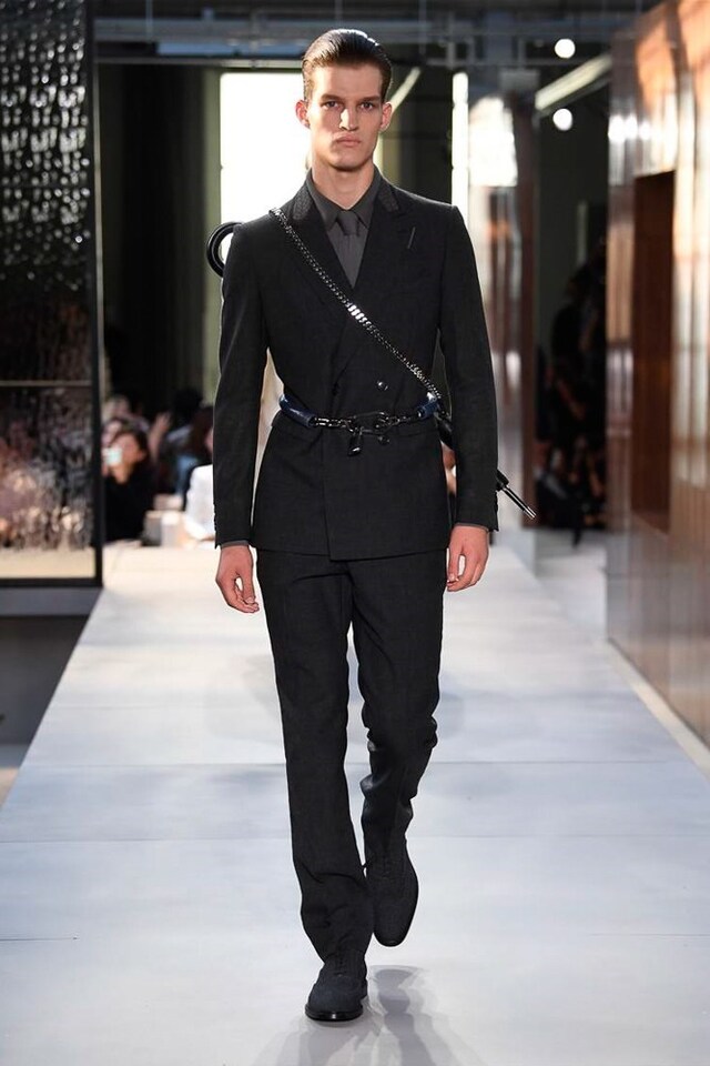 Burberry S/S19 SS19 Riccardo Tisci debut first show