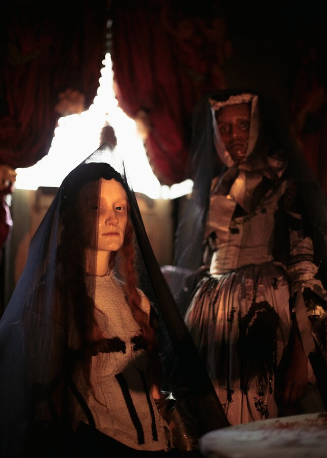 Dilara Findikoglu Spring 2019 Dennis Severs House Darkness