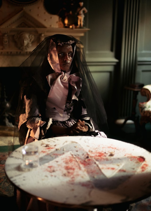 Dilara Findikoglu Spring 2019 Dennis Severs House Darkness