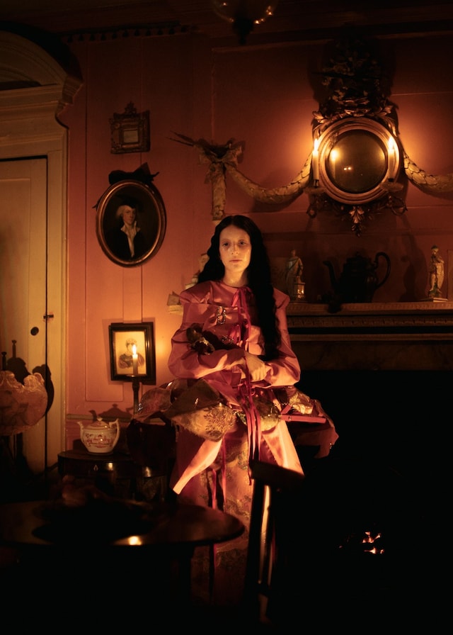 Dilara Findikoglu Spring 2019 Dennis Severs House Darkness