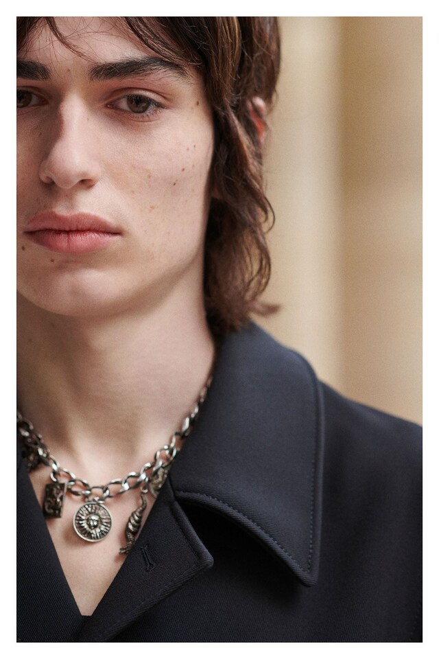 GIVENCHY_W19_02
