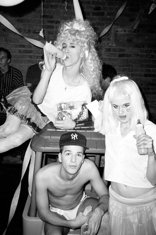 _johnSimonePhoto_MichaelAlig_with_HarlequinRomanze