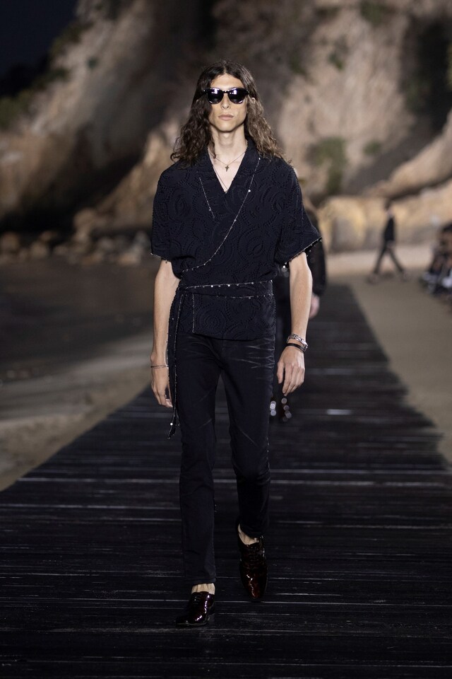 SAINT LAURENT_MEN_SS20_RUNWAY_02_HR