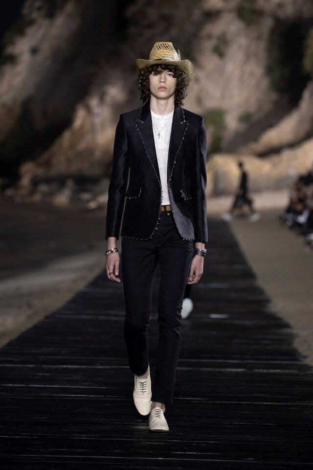 SAINT LAURENT_MEN_SS20_RUNWAY_05_HR