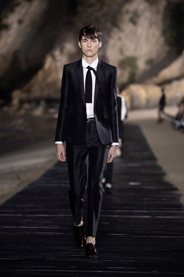 SAINT LAURENT_MEN_SS20_RUNWAY_07_HR