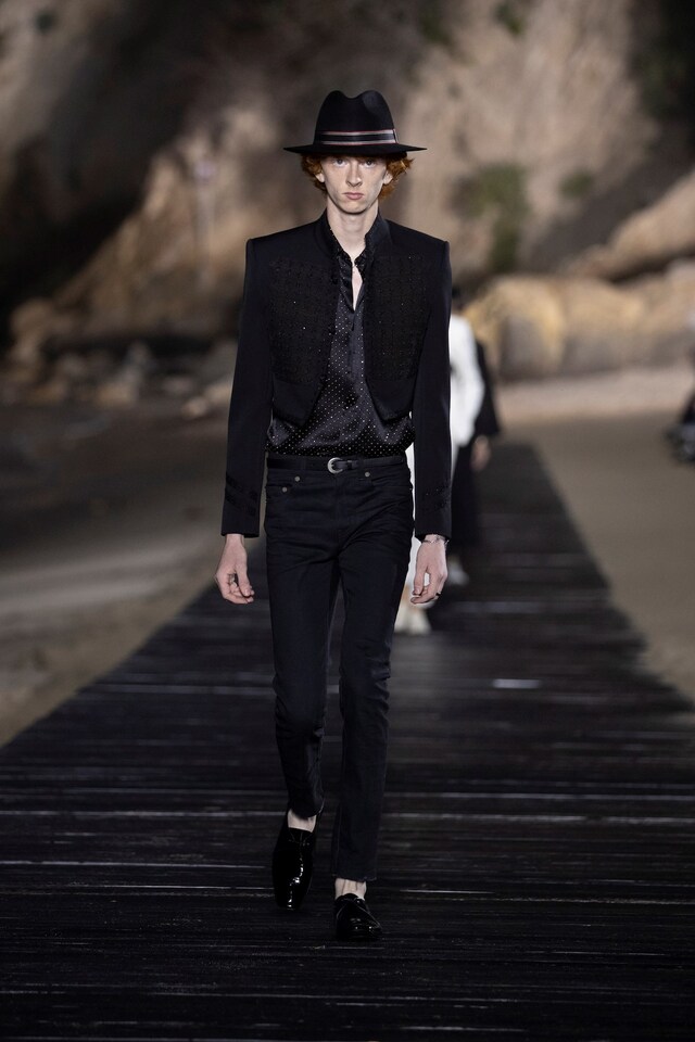 SAINT LAURENT_MEN_SS20_RUNWAY_08_HR