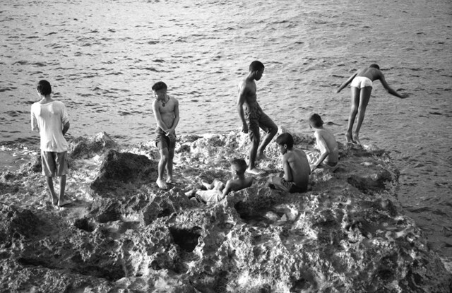 El Malec&#243;n Havana Cuba Henry Horenstein ElliottHalls photos