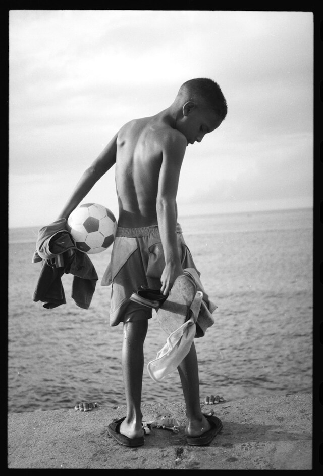 El Malec&#243;n Havana Cuba Henry Horenstein ElliottHalls photos