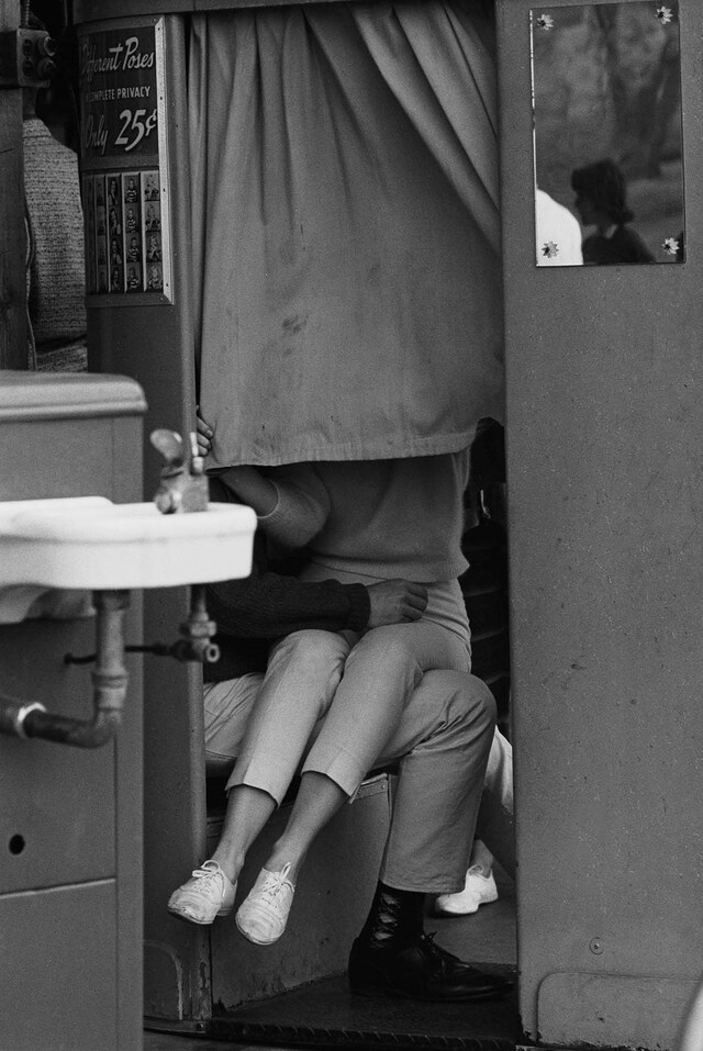 HOPPER_Kissing Booth, 1961-67