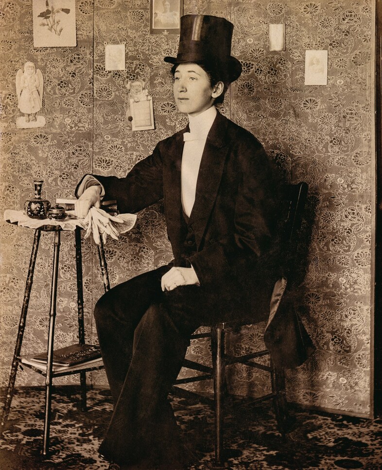 02_Press Images l Under Cover l Woman in Tuxedo, 1