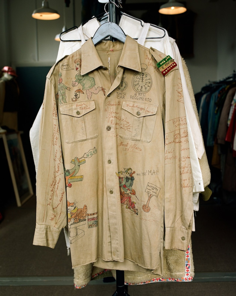 Somebody and Sons vintage shop Portabello Market