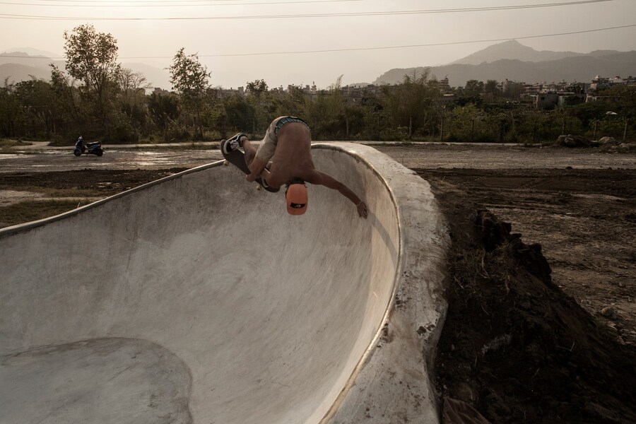 Nepal Himalayas Pokhara Skaterpark skaters