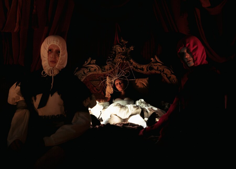 Dilara Findikoglu Spring 2019 Dennis Severs House Darkness