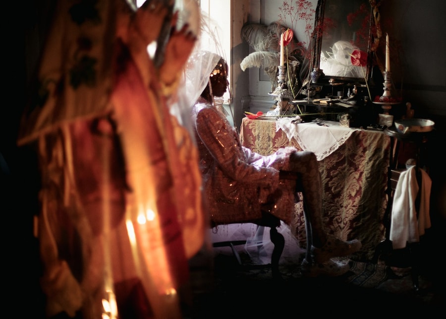 Dilara Findikoglu Spring 2019 Dennis Severs House Darkness