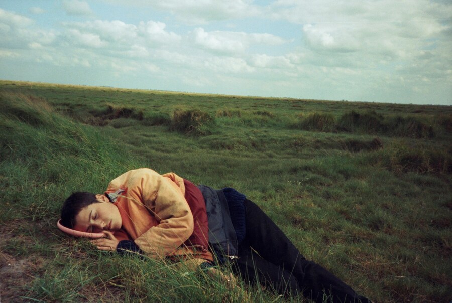 Vinca Petersen - Ali and Frisbee