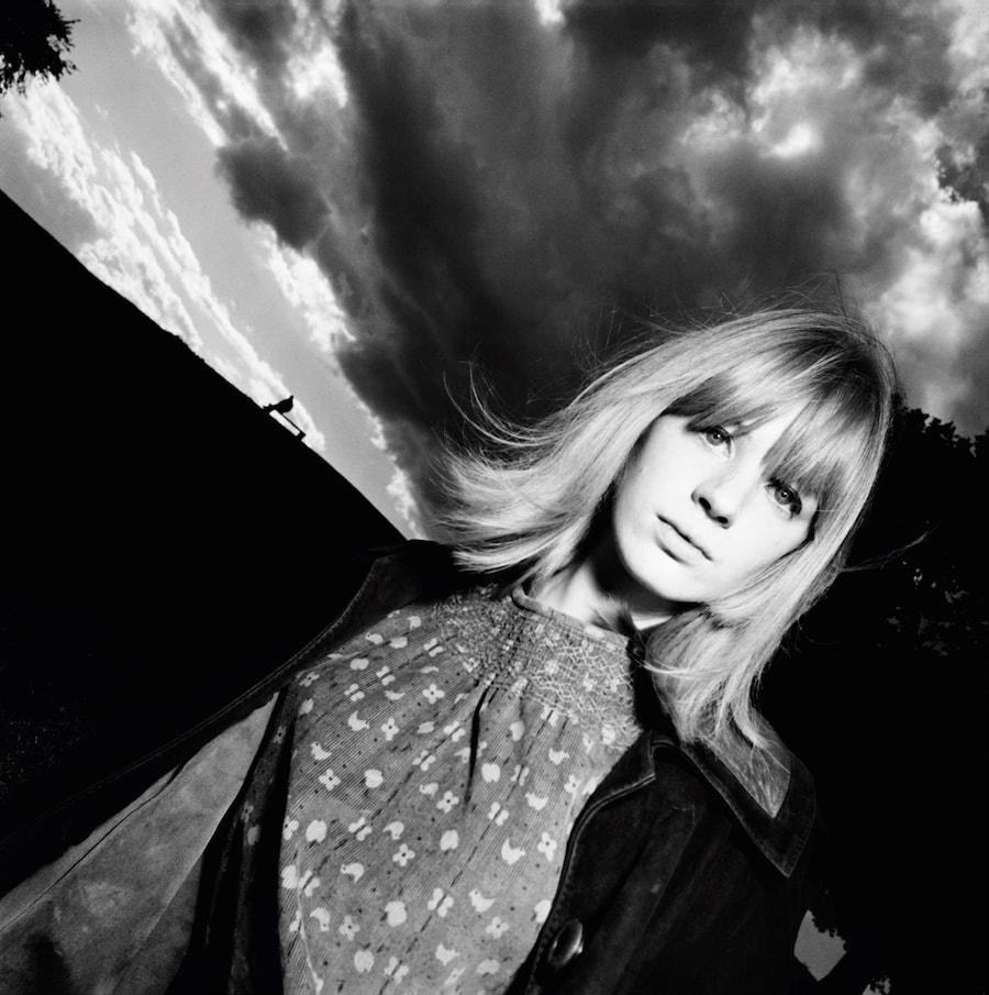 Marianne Faithful 1964 &#169; David Bailey. Courtesy Ga