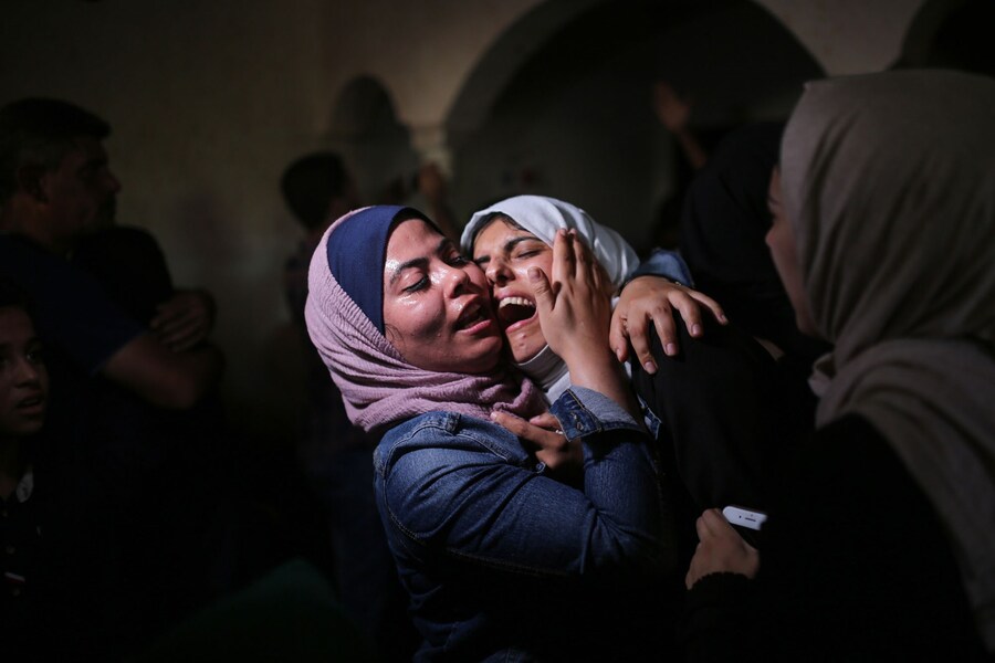 Mustafa Hassona Palestine protester iconic viral Gaza