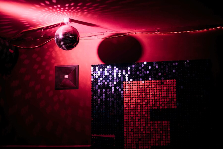 Barclay Bram Clubbing Alone