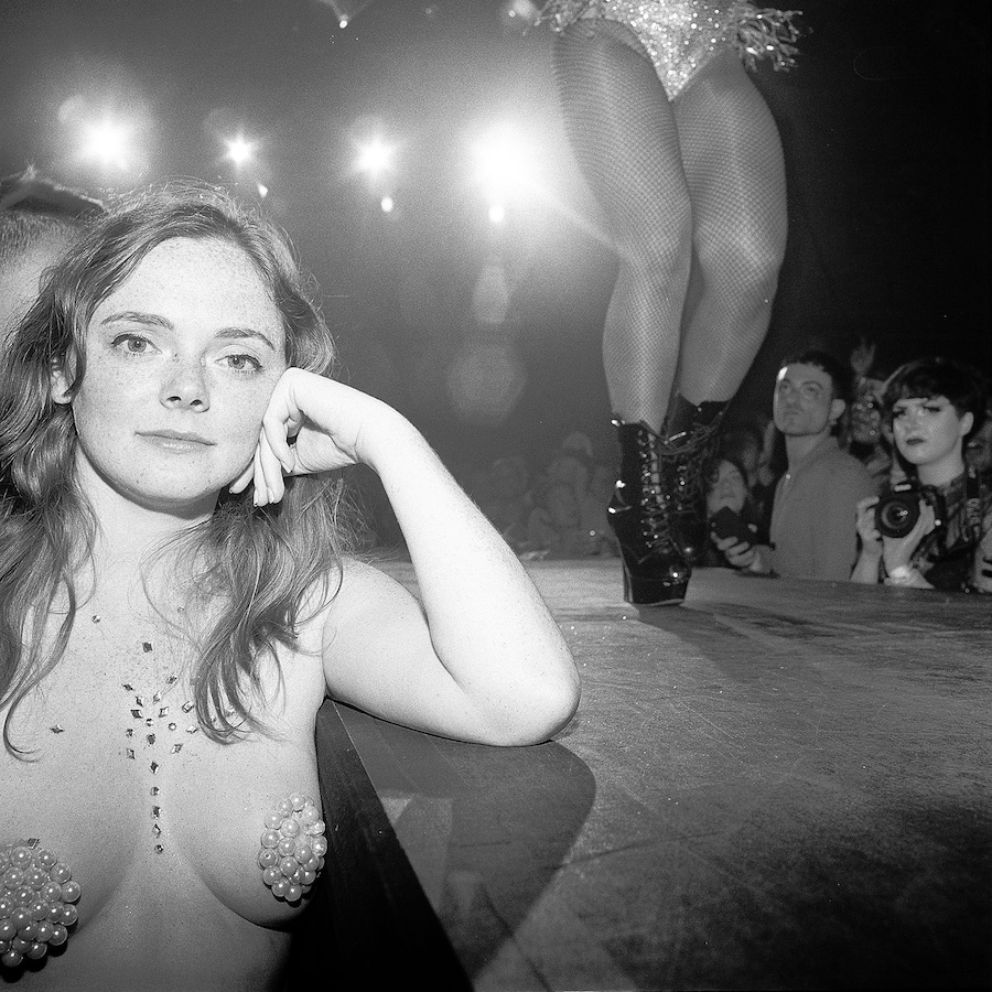 Bushwick2019_spectatorWithPasties_slayyyter