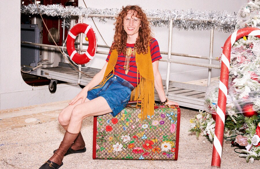 GU647_GIFT GIVING 19_DPS_PR CROPS_150dpi_051